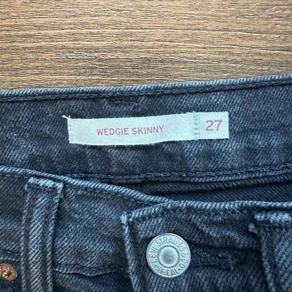 Levi's Women’s Button Fly Wedgie Skinny Jeans - Picture 5 of 6